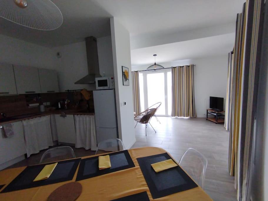 Appartement Climatise Au Coeur De La Provence Lac Et Parcs D'Attractions 10Mn Avignon Monteux Eksteriør billede