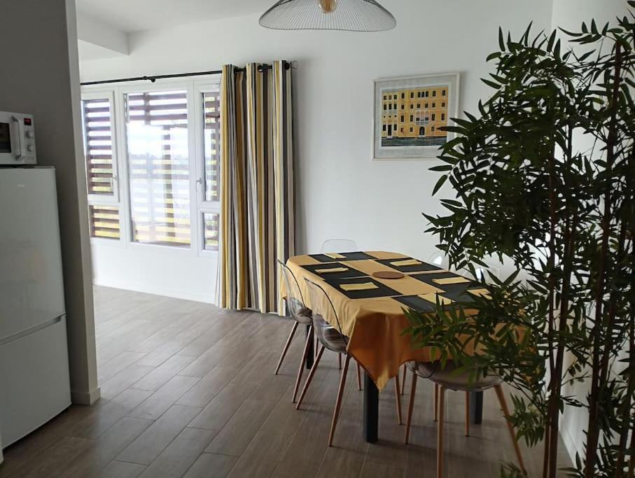 Appartement Climatise Au Coeur De La Provence Lac Et Parcs D'Attractions 10Mn Avignon Monteux Eksteriør billede
